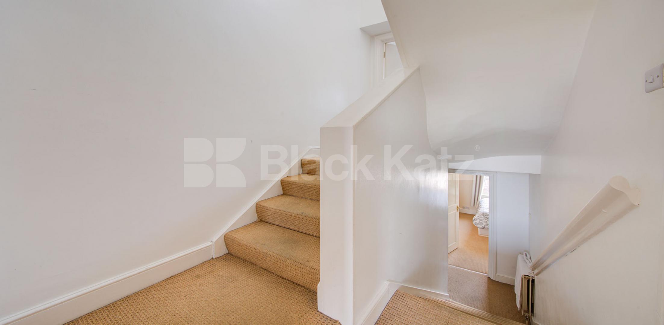 			INCULSIVE OF COUNCIL TAX & TV LICENSE, 3 Bedroom, 1 bath, 1 reception Flat			 Hanley Road *inc council tax and TV license*, FINSBURY PARK-STROUD GREEN